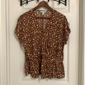 Nine West top- great for spring